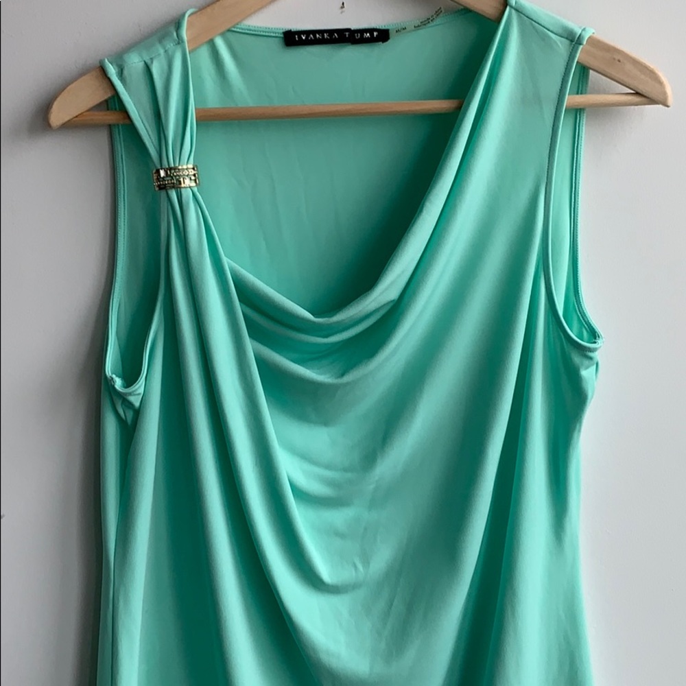 Green top - Picture 2 of 5